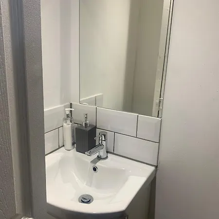 L A Place Croydon, London *