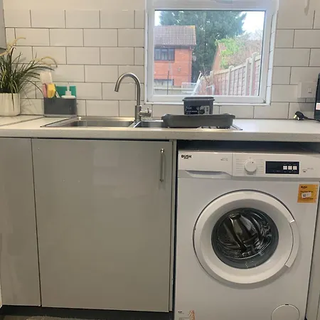 L A Place Croydon, London Holiday home