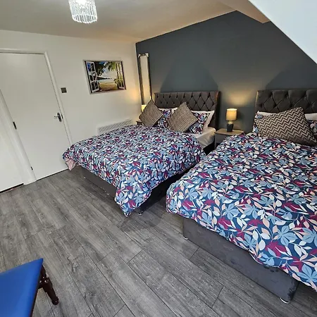 Sutton Apartment, Greater London *