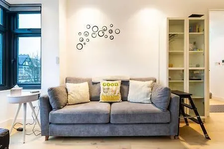 Modern Ealing Common Duplex Apartment London