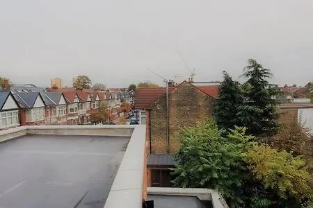 Modern Ealing Common Duplex London