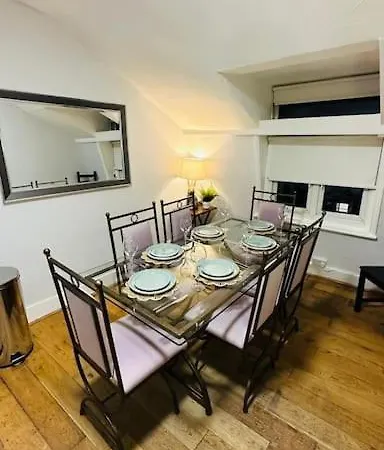 Apartment Bayswater
