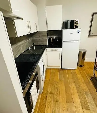 Apartment Bayswater