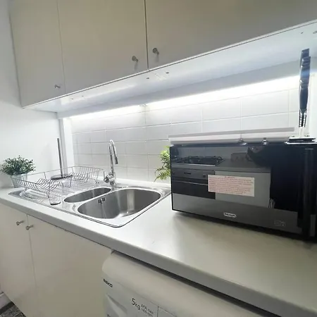 Camden Loft Apartment- 3 *