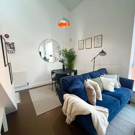 Apartment Camden Loft Apartment- 3