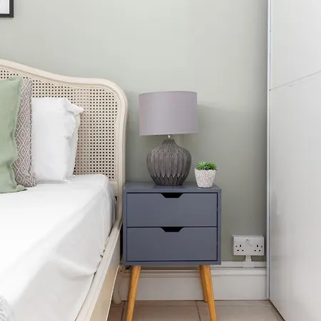 The Clapham Apartment *