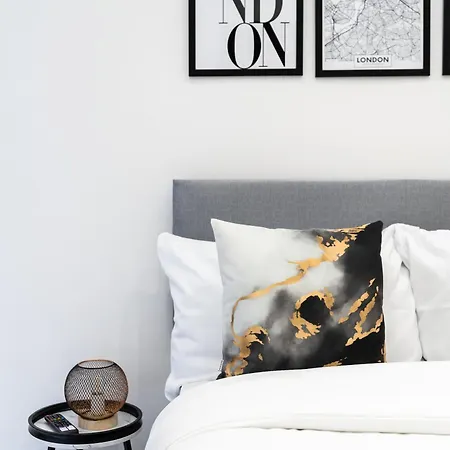 Modern Studio By Livestay Short Lets & Serviced *