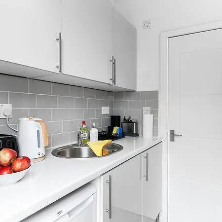 Modern Studio By Livestay Short Lets & Serviced Guest house London