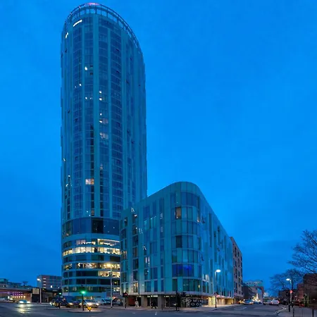 5-star Family 2br 2ba Central Apt