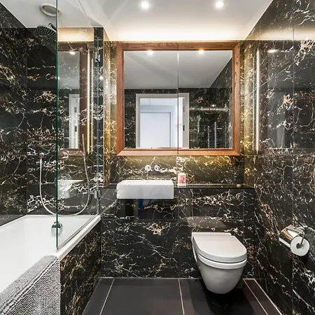 5-star Family 2br 2ba Central Apt *