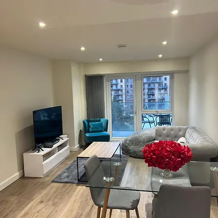 Stylish Colindale With Balcony Edgware