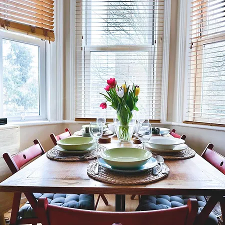 Apartment Artistic Pied-A-Terre, Steps From The Tube, Moments From London'S Heart