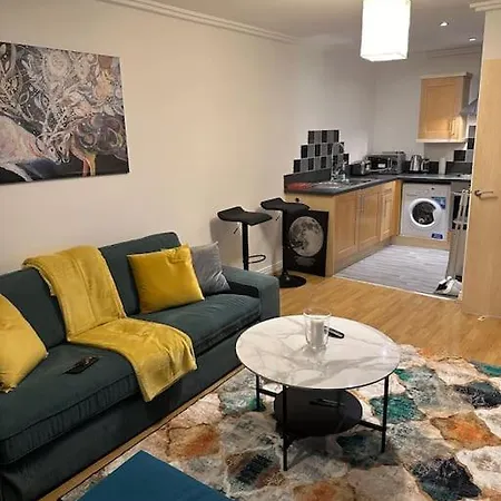 Apartment Entire Flat In Ealing