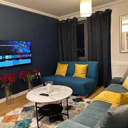 Entire Flat In Ealing *