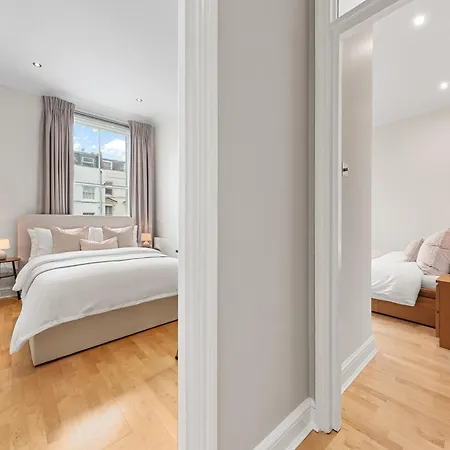 Designer In Central Apartment *