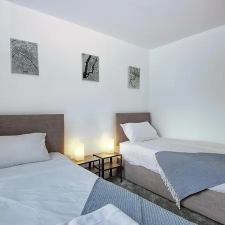 2 Bed Flat In Islington * Londen