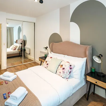 Apartamento Charming Spacious 2br Flat Near Station Parking Londres