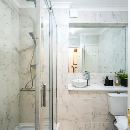 Apartamento Charming Spacious 2br Flat Near Station Parking *