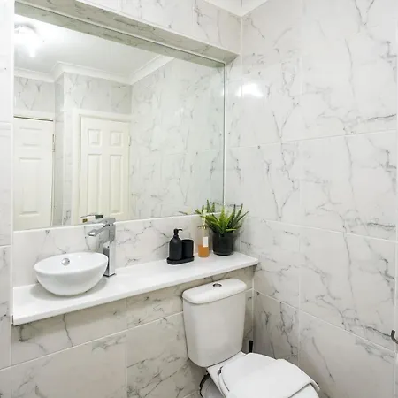 Apartamento Charming Spacious 2br Flat Near Station Parking Londres