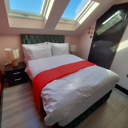 Guest house Letzi Premium Cozy Retreat Private En-suite Rooms, Harrow