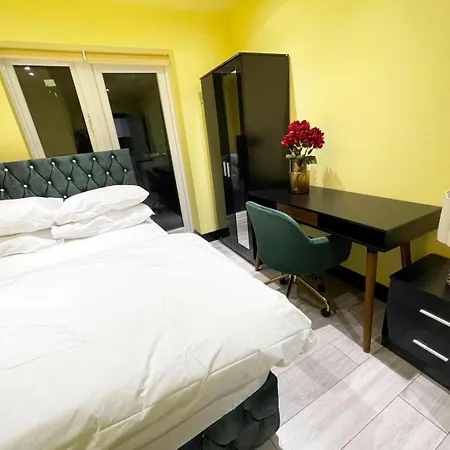 Letzi Premium Cozy Retreat Private En-suite Rooms, Harrow Pinner