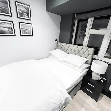 Landsted Letzi Premium Cozy Retreat Private En-suite Rooms, Harrow Pinner