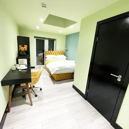 Letzi Private En-suite In Harrow