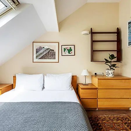 Terraced Bermondsey House Holiday home *
