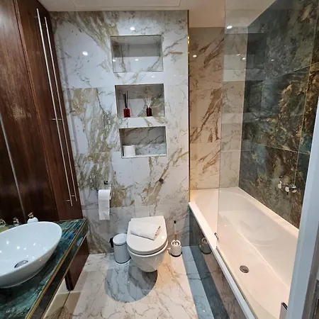 Luxury In Canary Wharf *