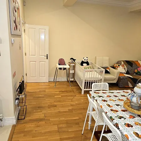 Apartamento Heathrow Mansion Shuttles Uxbridge
