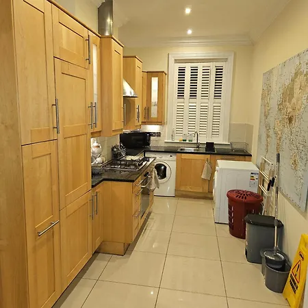 Heathrow Mansion Shuttles * Uxbridge