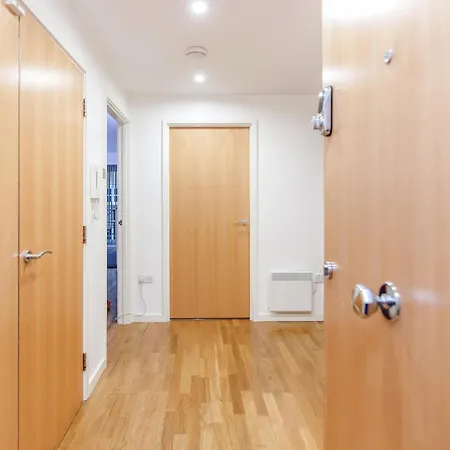 Apartment 2&3 Bedrooms Near Excel - Modern Spacious For Larger Groups *