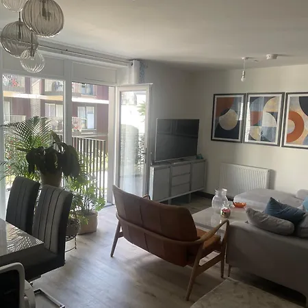 Homestay Stunning Spacious Double In A New-build Flat. Hayes (Greater London)