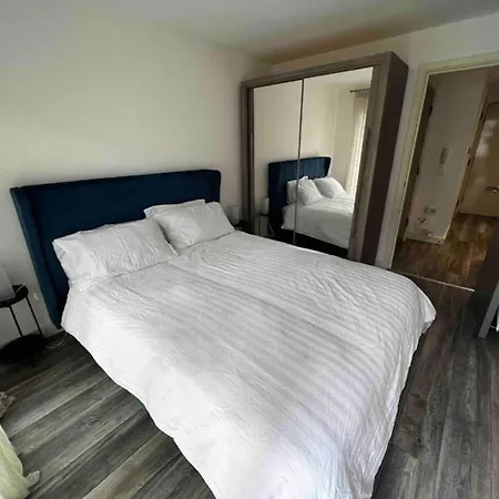 Stylish 1-bed Flat With Sofa-bed In Londýn