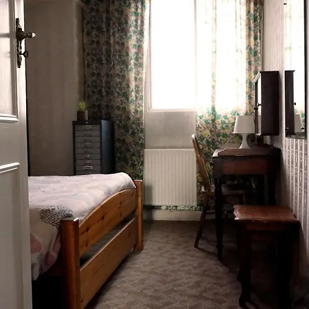 Apartment Shepherds Bush Superior Apartment, Center London!
