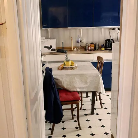 Shepherds Bush Superior Apartment, Center London! *