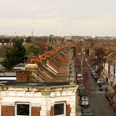 Shepherds Bush Superior Apartment, Center London! *