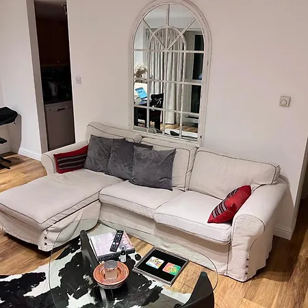 Bedroom Deluxe Apartment