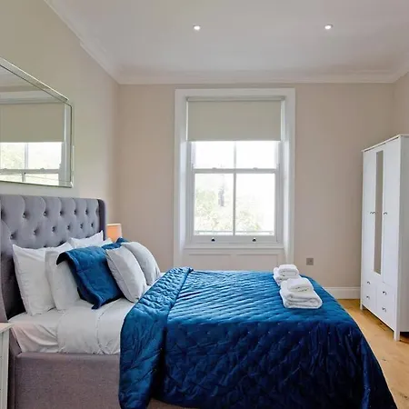 F7 Large 2bed Kensington * London