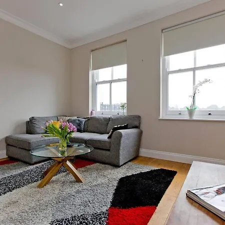 F7 Large 2bed Kensington Apartment *