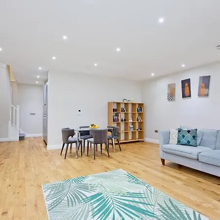 Apartment F1 Outstanding 1 Bed Duplex *