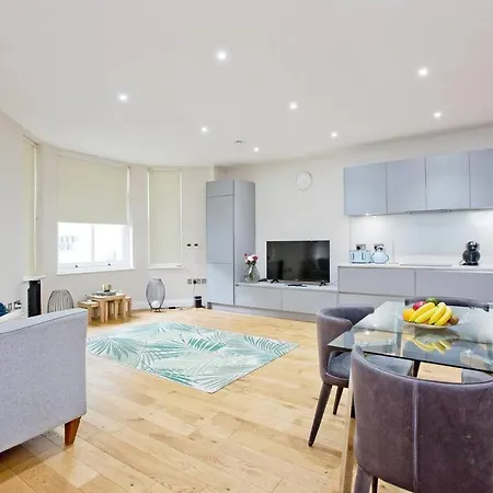 Apartment F1 Outstanding 1 Bed Duplex