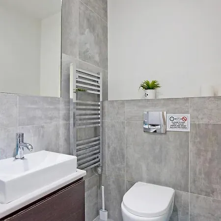 F1 Outstanding 1 Bed Duplex Apartment London