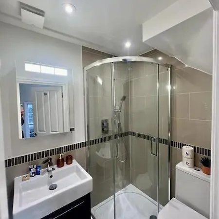 Flat In The Heart Of Holland Park *