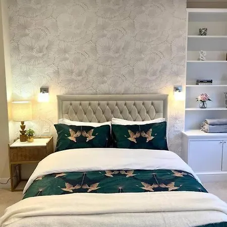 Flat In The Heart Of Holland Park Apartment