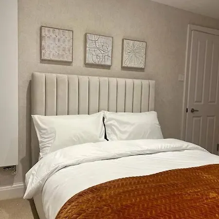 New Flat In Holland Park