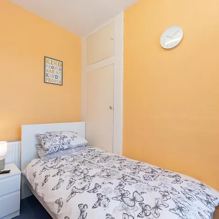 Homestay Barking Road Comfy House London
