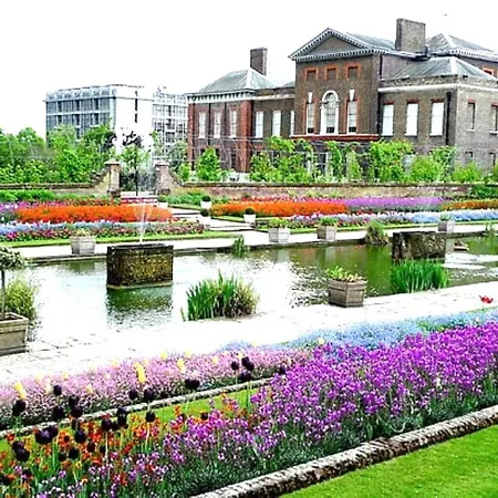 Alluring 2-bed, 2-bath Flat On High Street Kensington, Near Kensington Palace * Londres