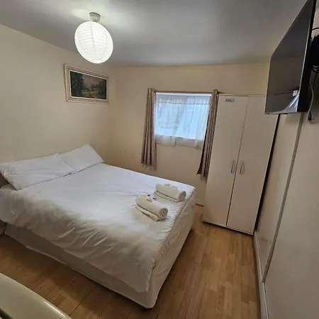 Guest house Bruce London