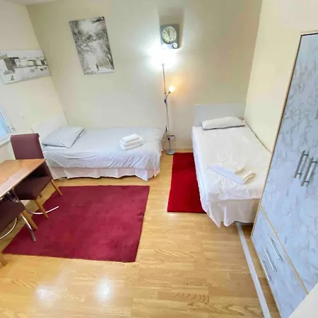 Single - Kings Cross, Female Only,, Homestay *